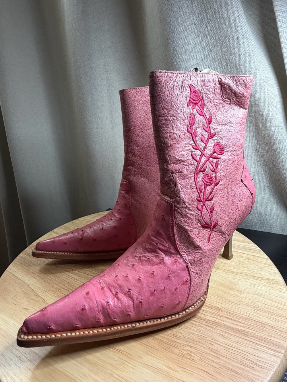 Lagarto women’s ostrich boots - Picture 3 of 8